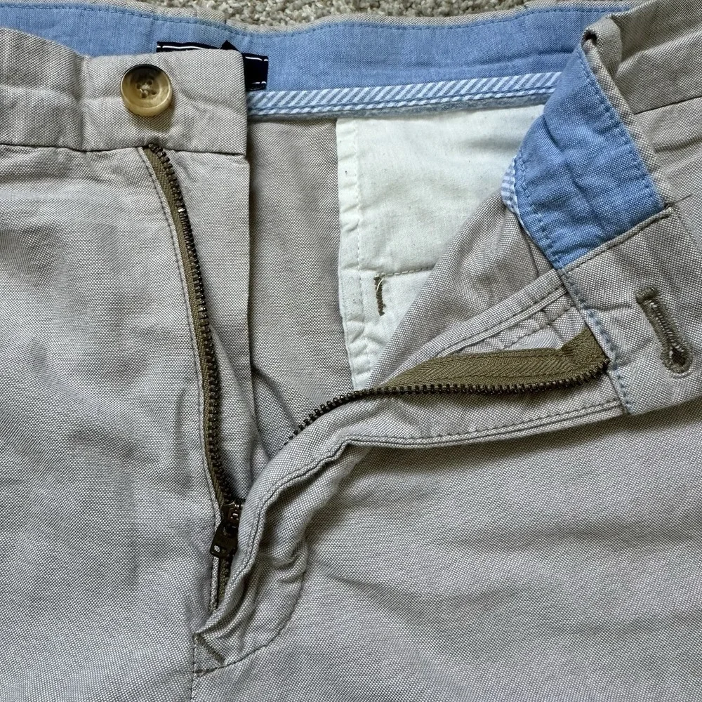 IZOD Men's Khaki Flat Front Shorts Size 36 100% Cotton Casual Chino 9